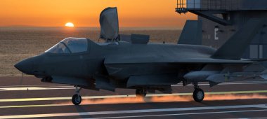Lockheed Martin F-35 Lightning II bir uçak gemisinin güvertesinden kalkış sırasında