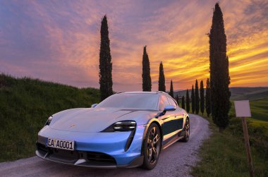 Porsche Taycan Cross Turismo