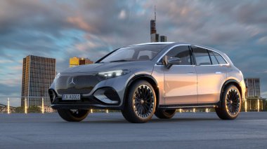 Mercedes EQS SUV 7 kişilik S sınıfı bir araçla 660 km menzile kadar çıkıyor.