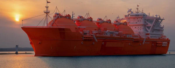 Lng Tanker Flowing Port Supply Liquefied Gas — Stok fotoğraf