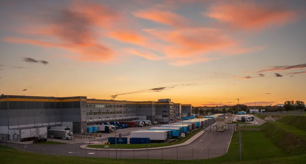 Amazon Logistics Centre Sunset — Fotografia de Stock