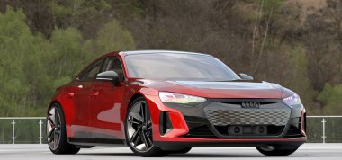 Audi RS e-tron GT - en güçlü seri Audi