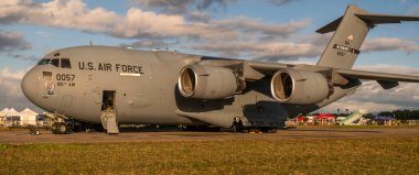 Boeing C-17 Globemaster III - Birleşik Devletler Hava Kuvvetleri 'nin stratejik taşımacılığının kilit bir bileşeni. 