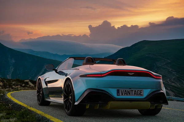 Aston Martin V12 Vantage Ένα Μικρό Κουπέ Μεγάλη Μηχανή — Φωτογραφία Αρχείου