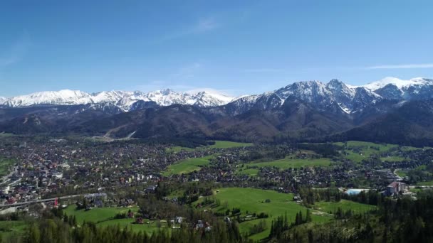 Vista Aérea Alta Cordillera Cubierta Nieve Día Soleado Las Montañas — Vídeos de Stock