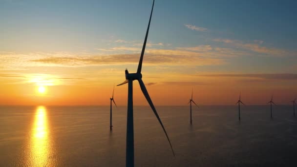 Aerial View Offshore Wind Turbines Working Offshore Wind Farm Sunset — Vídeo de Stock