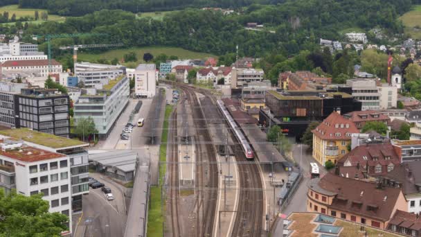 Zaman Atlaması Ana Tren Istasyonundaki Tren Arabaların Hava Görüntüsü Baden — Stok video