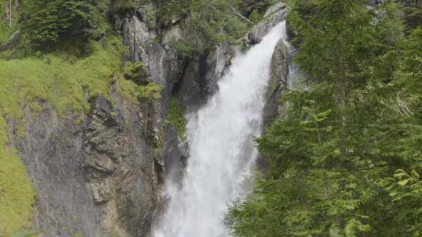 Vodopád Horách Vodopád Poblíž Rosenlaui Glacier Gorge Berner Oberland Canton — Stock video