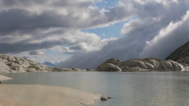 Timelapse Nuvens Vapor Nevoeiro Movendo Sobre Lago Geleira Geleira Derretida — Vídeo de Stock