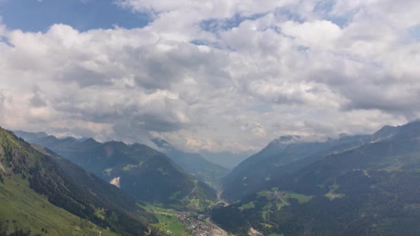 Timelapse Nuvens Dançantes Sobre Alpes Suíços Vista Montanha Passe Gotthard — Vídeo de Stock