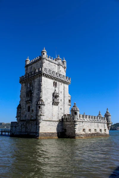 Belem Kulesi - Tagus Nehri. Belem Torre, Lizbon, Portekiz. Belem Turu Lisbonne Portekiz.