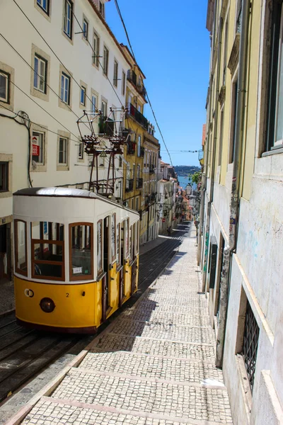 Žlutá Tramvaj Ulici Lisabonu Portugalsko Slavný Cíl Cesty Lisboa Tramvaj — Stock fotografie
