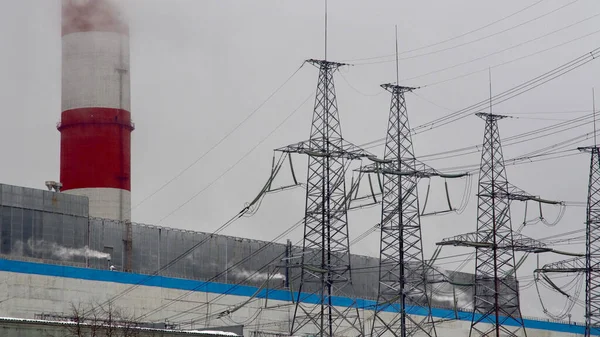 Een Energiecentrale Apparatuur Van Elektrische Centrales Witte Rook Uit Een — Stockfoto