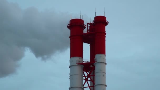 Central Eléctrica Equipo Las Estaciones Energía Eléctrica Humo Blanco Tubo — Vídeos de Stock