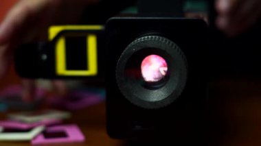 Klasik Slayt film projektörü. Eski film .