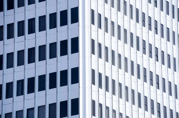Rascacielos moderno de acero y vidrio —  Fotos de Stock