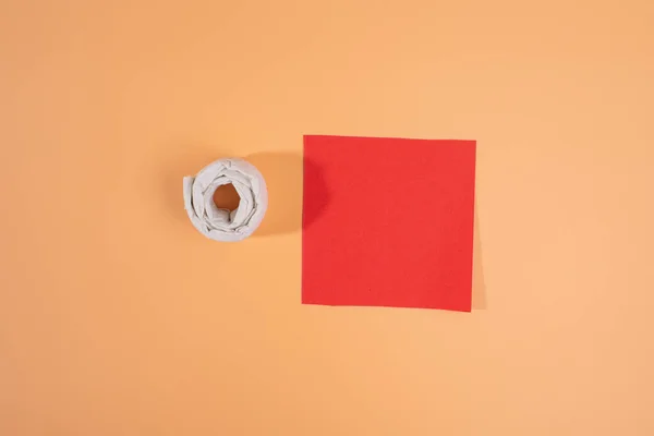 Artesanía hecha a mano para niños, cómo hacer setas de papel, tutorial fácil — Foto de Stock
