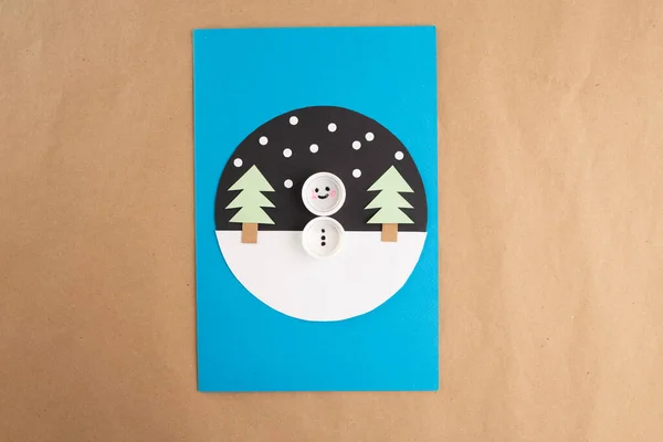 DIY plastik şişe kardan adam, çocuklar için el yapımı Noel kartı.