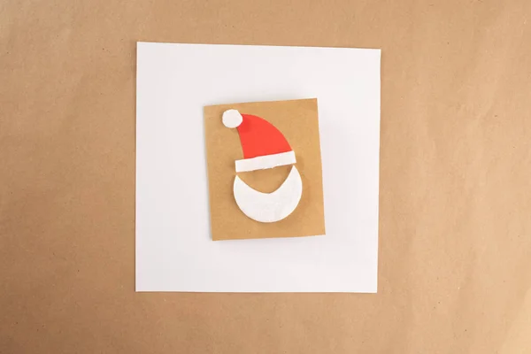 Santa Claus made of paper and cotton pads for creativity with young and middle-aged children — Stock Photo, Image