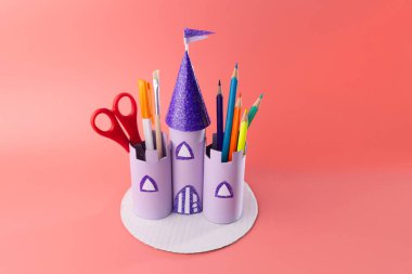 Yapması kolay aktivite, Castle tuvalet kağıdı çocuk ve anaokulu, DIY, geri dönüşümlü malzemelerden sanat projesi