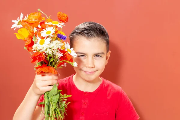 Ramo de flores silvestres para el día de la madre — Foto de Stock