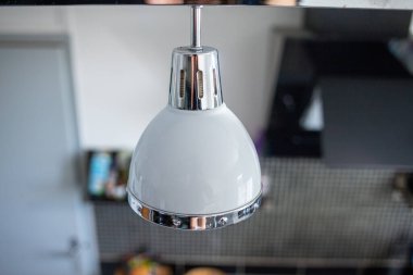 Mutfakta temiz lamba, temiz daire konsepti.