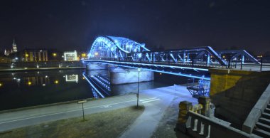 Pilsudski Köprüsü, Krakow Teknoloji Patikası, Geceleri Krakow, Vistula Nehri, Courland Bulvarı,.