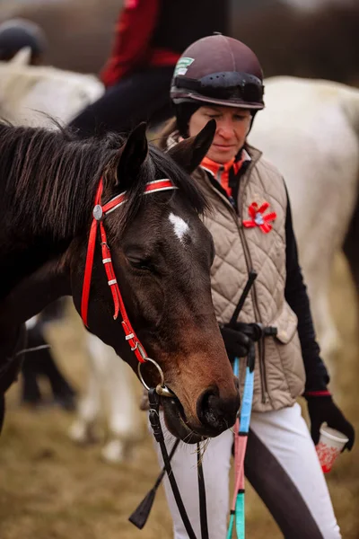 St. Hubertus sonbaharda at sürüyor - Çek Cumhuriyeti tilki avı