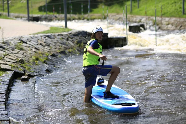 Τσεχία Μαΐου 2022 Αγώνας Paddleboard Στον Καταρράκτη Του Ποταμού Vltava — Φωτογραφία Αρχείου