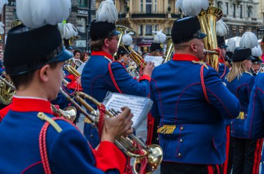 VIENNA, AUSTRIA - 1 Eylül 2013: Viyana, Avusturya 'da klasik müzik çalan sokak orkestrası