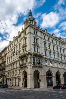 VIENNA, AUSTRIA - 1 Eylül 2013: Viyana, Avusturya 'da klasik mimari ve şehir sahnesi