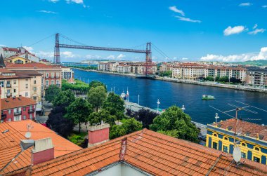 Portekiz ve İspanya 'nın Getxo kentlerini birbirine bağlayan bir ışınlayıcı köprüsü olan Vizcaya Köprüsü' nün hava görüntüsü, 1893 yılında UNESCO tarafından bir Dünya Mirası Alanı ilan edildi.