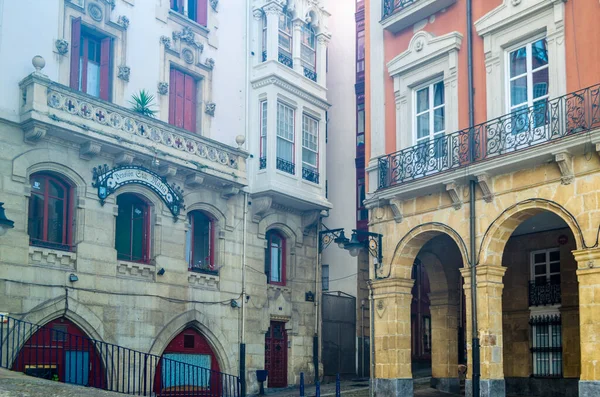Portugalete Espanha Julho 2021 Detalhe Arquitetônico Fachadas Coloridas Cidade Velha — Fotografia de Stock