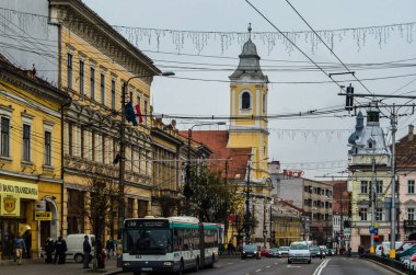 CLUJ-NAPOCA, ROMANIA - 14 Kasım 2013: Şehir manzarası, Romanya 'nın Transilvanya kentindeki Cluj-Napoca kentindeki mimari