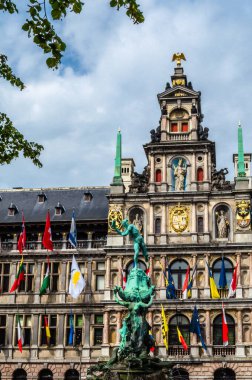Antwerp, Belçika 'daki Grote Markt (Büyük Pazar Meydanı), eski loncaların evleri