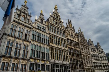 Antwerp, Belçika 'daki Grote Markt (Büyük Pazar Meydanı), eski loncaların evleri