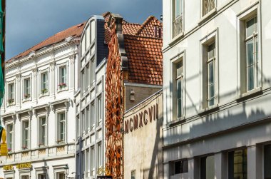 BRUGES, BELGIUM - 18 AĞUSTOS 2013: Kentsel manzara, Bruges, Flanders, Belçika