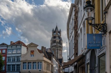 BRUGES, BELGIUM - 18 AĞUSTOS 2013: Kentsel manzara, Bruges, Flanders, Belçika