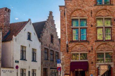 BRUGES, BELGIUM - 18 AĞUSTOS 2013: Kentsel manzara, Bruges, Flanders, Belçika