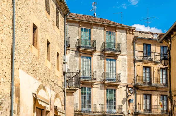 İspanya 'nın orta kesimindeki Segovia, Kastilya ve Leon eyaletinin en güzel köylerinden biri olan Sepulveda' daki ortaçağ kasabasının mimarisi.