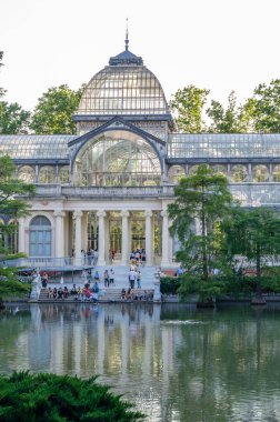 MADRID, İspanya - 30 Mayıs 2021: Palacio de Cristal (