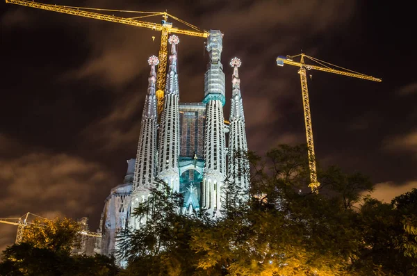 Night View Famous Sagrada Familia Large Unfinished Minor Basilica Barcelona — ストック写真