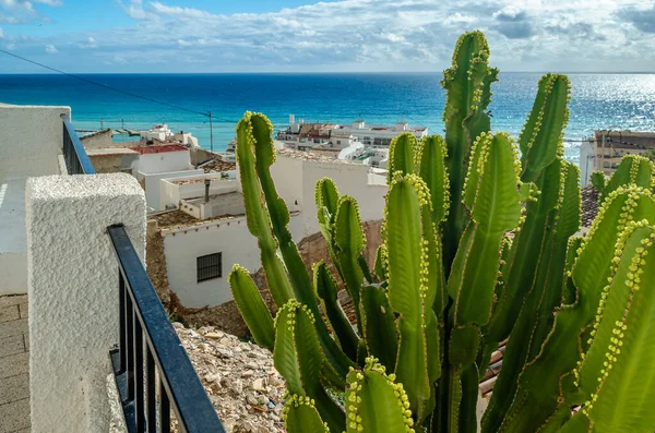 Alicante ili, İspanya 'nın Akdeniz beyaz köyü Altea' da mimarlık