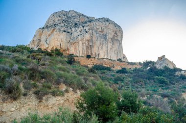 Penon de Ifach (Valensiyada Penyal d 'Ifac), İspanya' nın Calpe kentinde denizden çıkan devasa bir kireçtaşı çıkıntısı.