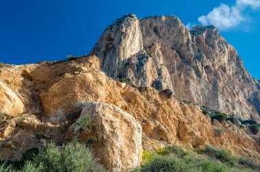 Penon de Ifach (Valensiyada Penyal d 'Ifac), İspanya' nın Calpe kentinde denizden çıkan devasa bir kireçtaşı çıkıntısı.