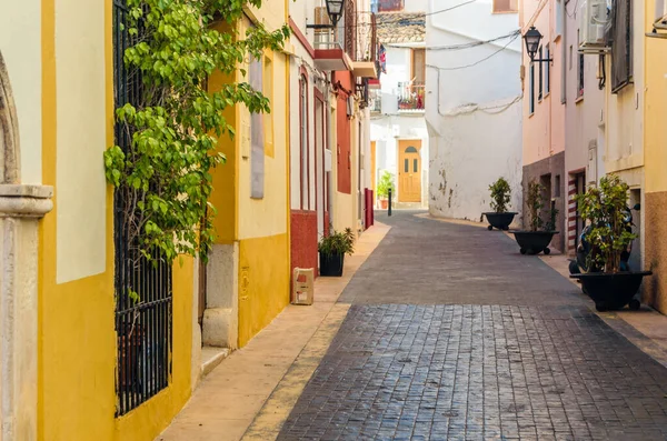 Vista Edifícios Coloridos Ruas Estreitas Arquitetura Centro Histórico Cidade Mediterrânea — Fotografia de Stock