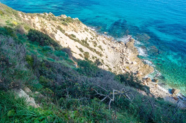 スペイン カルペのペン イファハ自然公園の地中海沿岸の急な線の自然背景 ビュー — ストック写真