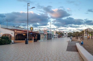 JAVEA (XABIA), İspanya - 25 Ocak 2022: Akdeniz kıyısındaki Javea (Xabia), Alicante ili, Valencia Topluluğu, İspanya