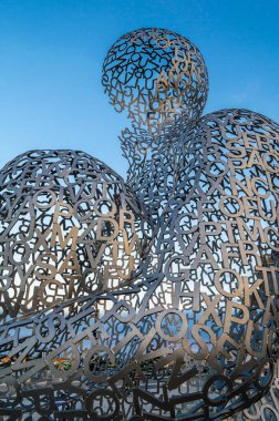 BORDEAUX, FRANCE- 16 AUGust, 2013: İspanyol sanatçı Jaume Plensa tarafından 2008 yılında yapılan 