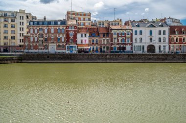Kuzey Fransa, Lille 'de nehir kenarındaki binalar.